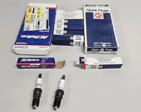 5613717 Ac Delco / Gm Genuine Conventional Spark Plugs R42lts Lot Of 15 Acdelco