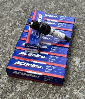 5614029 Acdelco Cr43ts Gm Spark Plug Genuine Nos Oem Box Of 8 Plugs
