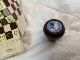 Amco 8226-7 Vintage In The Box Triumph Gear Shift Wooden Knob Brown