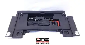 8w8863373b Audi 564.au1m20 20-24 A4 S4 Jack And Tool Kit