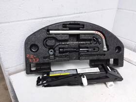 Audi 564.au1t18 A8 2018 Jack 939343