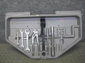 1179885 Bmw 89-95 E34 5-series Sedan Rear Trunk Tool Kit Tray Box W Tools Assembly Oem