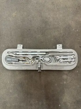 1182033 Bmw 92-99 3-series E36 325i M3 Rear Trunk Emergency Tool Kit Box With Case Oem