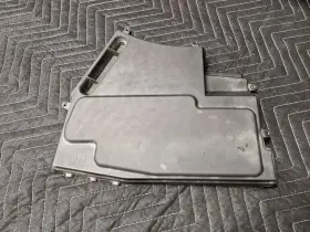 12907520899 Bmw E60/e61/e63/e64 Engine Electronics Fuse Box Cover