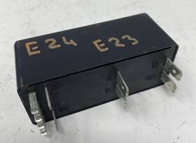 Bmw 1369829 E23 E24 E28 Headlight Wash Wipe Relay
