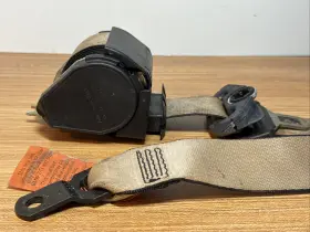 72118198567 Bmw 95 03 5/7 Series E38/9 Front Left Driver Upper Seat Belt Retractor Beige Oem