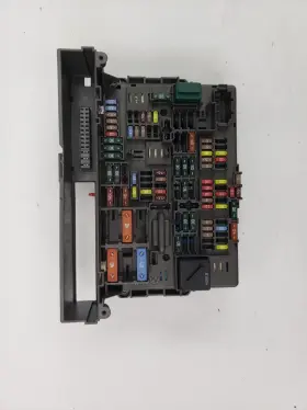 9119444-03 Bmw 335 2008 E90 Front Power Distribution Fuse Relay Box 10688710 C77