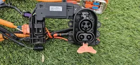 24041659 Bolt Gm Oem 2019 20 Chevy Charging Port With Wiring Complete Assembly