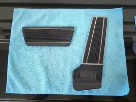 1369460 Buick 1964-1968 Lesabre Electra Wildcat 1966-1970 Riviera Gas Brake Pedal