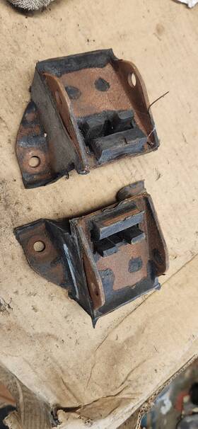 Buick Pontiac Oldsmobile 556633 Nos 1973-80 Various Skylark Engine Mount 2