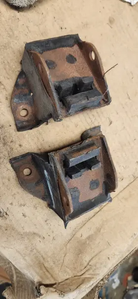 556633 Buick Pontiac Oldsmobile Nos 1973-80 Various Skylark Engine Mount 2
