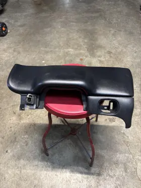 10281972 Chevrolet 1997 97-04 Chevy C5 Corvette Lh Driver Interior Knee Pad Bolster Trim Bezel Nice