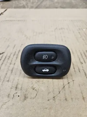 12135155 Chevrolet 1997-2004 Corvette C5 Fog Light / Hatch Release Switch