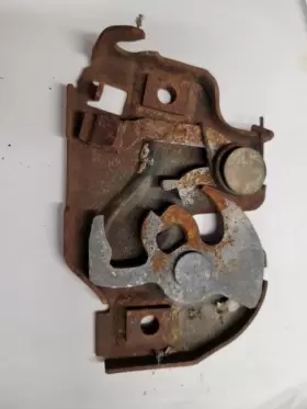 199.gm1s78 Chevrolet 77 78 79 Impala Caprice Hood Latch