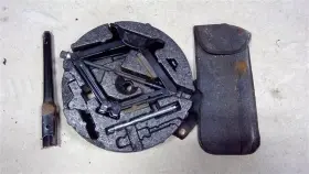 564.gm1p14 Chevrolet 2014 Chevy Impala New Style Jack And Tool Assembly With Foam Bag105327
