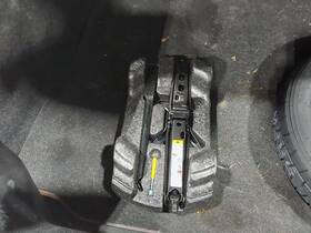 Chevrolet 564.gm1s11 Impala 2011 Jack 3104698