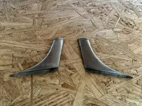 Chevrolet Pontiac 49 50 51 52 1949-1952 Windshield Front Window Corner Trim Garnish Molding