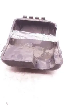 351.gm8296 Chevrolet Truck 1996-2000 Tahoe Engine Cover 5.7l V8 Oem Unit