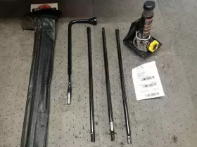 564.gm8m17 Chevrolet Truck Emergency Spare Tire Bottle Jack Tools Kit Set From 2017 Silverado 1500
