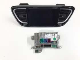 P68438382ad Chrysler Pacifica 2018-2022 10.1 Satelite Radio Display Receiver Carplay Oem