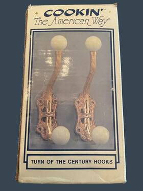 Cookin The American Way 045071605433 Vintage Cookinft Turn On Century 2 Brass Hooks Taiwan Gold