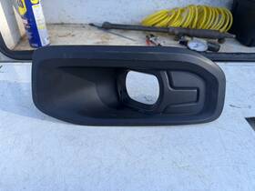 Dodge 68384314 2019 - 2022 Ram 2500 3500 4500 5500 Driver Side Fog Lamp Trim Oem 68384314aa