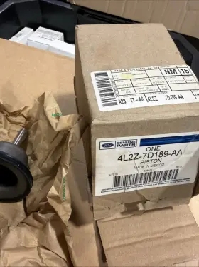 4l2z-7d189-aa Ford Oem Piston - Low-reverse Servo 2004-2010 See Description