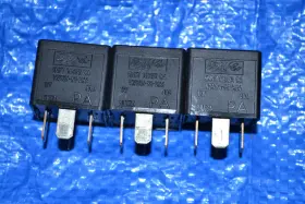 V23136-b1-x66 Ford 5m5t14b192ca 4pin 12v 40a Relay Fomoco Oem X3