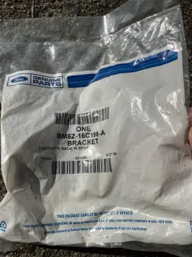 Bm5z-16c198-a Ford New Oem Right Side Fender Bracket Nos