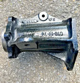 C18-19-74 Ford 1966-1977 Bronco V8 Manual Transmission Transfer Case Adapter Dana 20