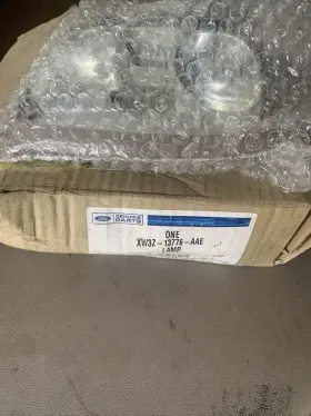 Cw3z-13776-aae Ford Genuine Lamp
