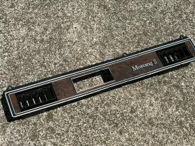 D4zb-6904338-bb Ford 1974 - 1978 Mustang Ii Dash Clock Bezel Ac Vent Oem Woodgrain