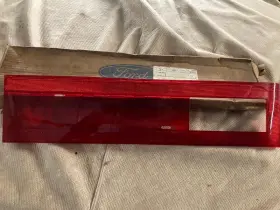 D5az-13a568-b Ford 1975-1978 Ltd Nos New Reflector