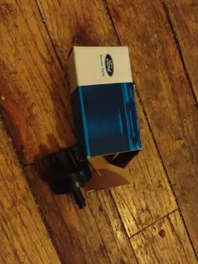 D8oz-9c793-b Ford 1974-79 Tbird Torino Ranchero Cruise Control Vacuum Valve Nos