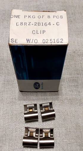 Ford D8rz-2b164-c Lot Of 4 Clips Genuine Oem Replacements Extras