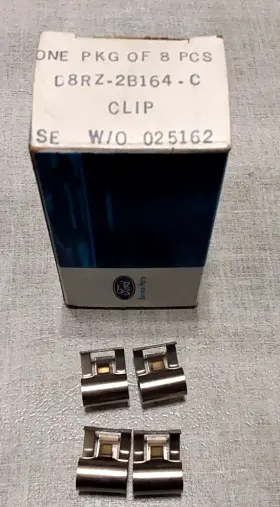 D8rz-2b164-c Ford Lot Of 4 Clips Genuine Oem Replacements Extras