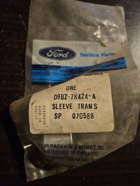 Ford D9bz-7k424-a Nos Gear Shift Lever Sleeve For 1979 Fairmont