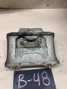 Ford D9zb-10748 Used D8bb-10748 1979 -1986 Mustang Mercury Capri Fiberglass Battery Tray
