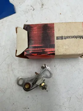 B8q-12171-a Ford Dp-12 Motorcraft Point Set New Old Stock