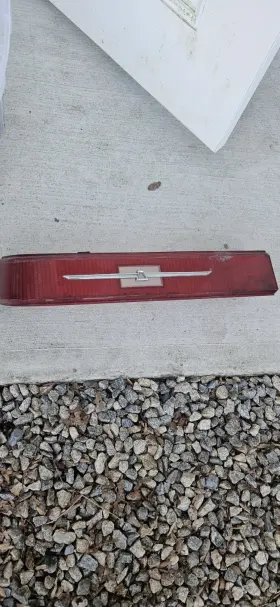 E3sz-13450-a Ford 1983 Thunderbird Left Rear Tail Lamp Lens With Bird Emblem Without Chrome E3sz-13450-a Ford 1983 Thunderbird Left Rear Tail Lamp Lens With Bird Emblem Without Chrome
