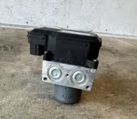 Er33-2c405-aa Ford 10-14 Mustang Gt Anti-lock Brake Pump Abs Module Oem