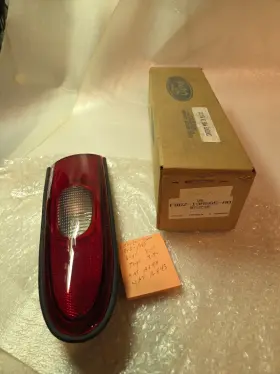 F8dz-13aa565-ab Ford New Oem F8dz-13a565-ab Reflector 1998-1999 Mercury Sable Left Hand