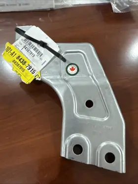84387915 General Motors Factory Gm Oem 18-23 Enclave Bumper Components-outer Support