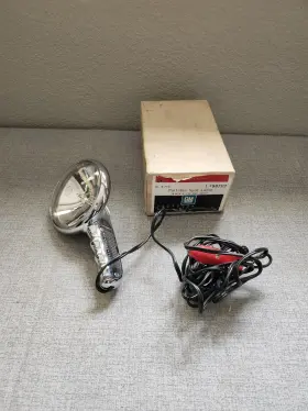987112 General Motors Vintage Gm Portable Spot Lamp 12 Volt #987112 Works Original Box
