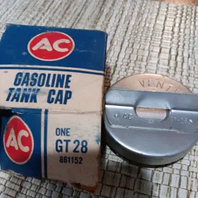 861152 General Motors Gt28 Ac Nos Gas Cap 1959-61 Ford