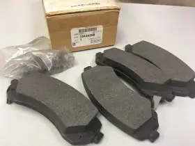 89047824 Gm 10434258 New Genuine Brake Pads 02-06 Buick Rendezvous Chev Venture