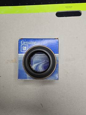 Gm 15580329 Transfer Case Outer Rear Seal Part Number -
