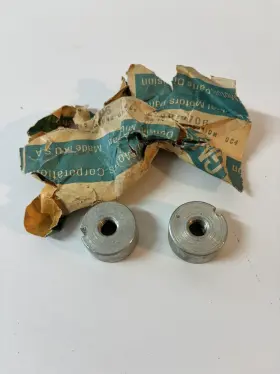 3810706 Gm Nos 1954 - 1987 Genuine Chevy Gmc Stepside Tailgate Hinge Trunnion Pair