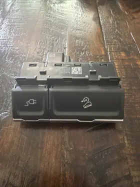 84482907 Gm Oem Right-multi Switch 110vac Outlet Hill Descent Control