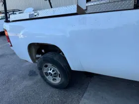 155-01078 Gmc Truck 08 13 Sierra 2500 Oem Pickup Bed Box 8ft White Various Dings Dents